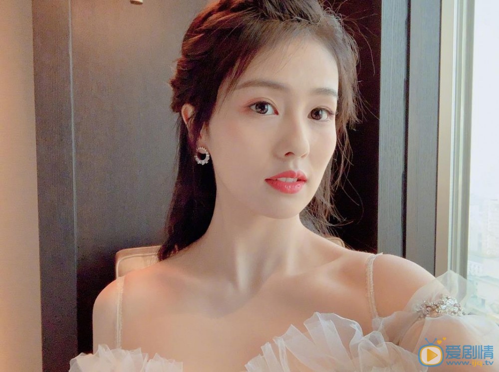 招摇路招摇是谁饰演的？路招摇饰演者白鹿个人资料、写真及生活照欣赏