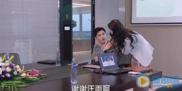 邹凯把备注从老婆改成了高蜜,网友集体催离婚!