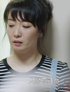 带着爸爸去留学董美玲的饰演者是谁？她是一个怎样的人？