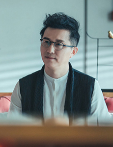 归还世界给你霍泽宇的真实身份是什么？
