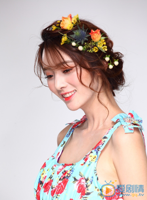 李腾腾写真