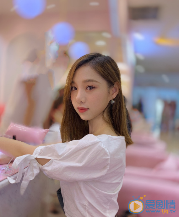 杨蕊菡商场图片