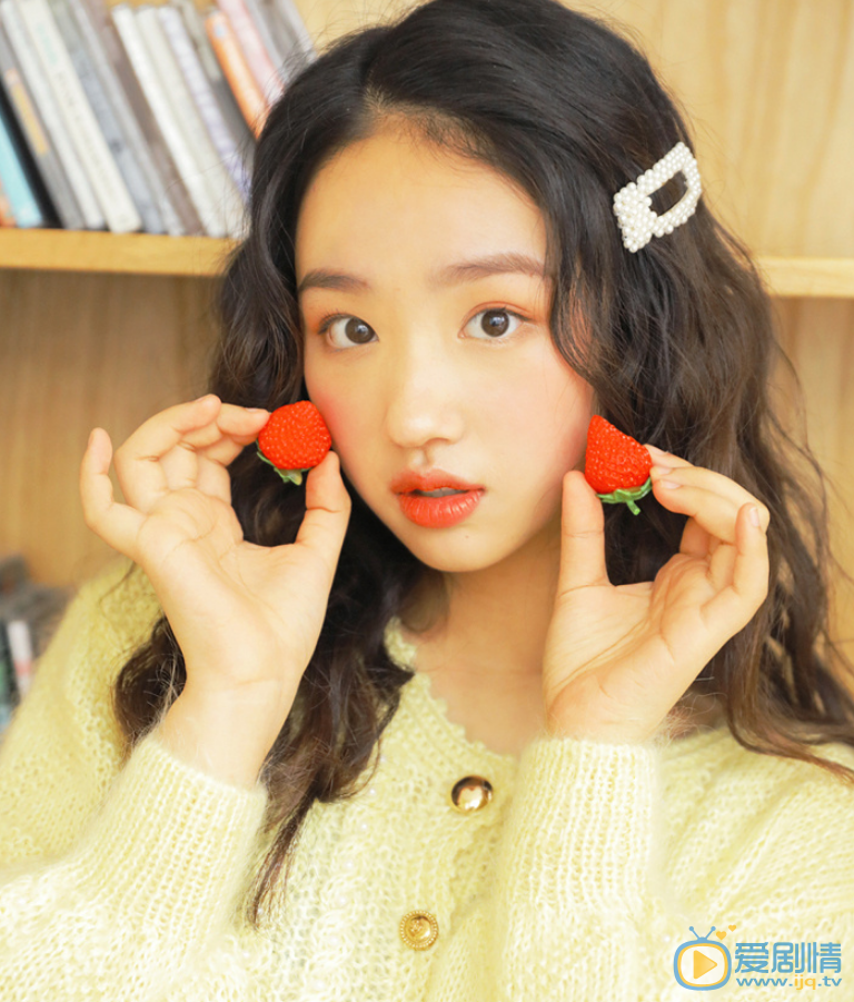 尹蕊高清甜美写真