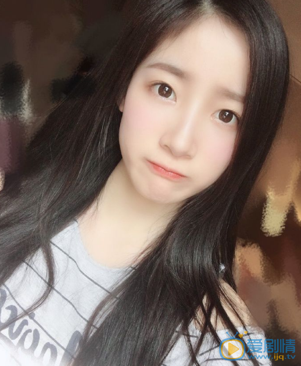 周雪自拍照