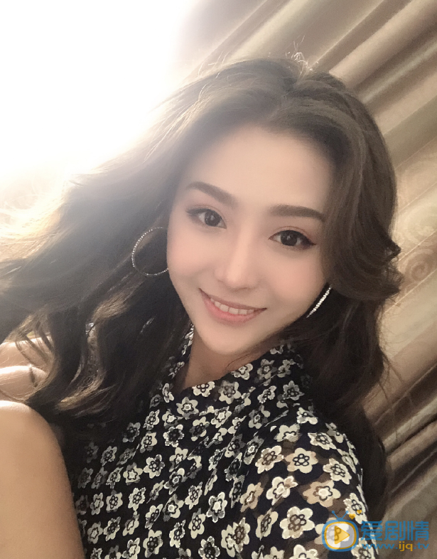 张冰涵生活照