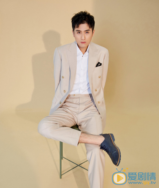 李奔个人资料简介 李奔演艺经历 李奔帅气写真图片