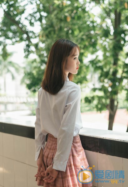 吴妙茵学院风写真图片