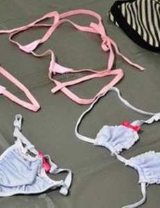 美女内裤只有一根线图片 世界上最小比基尼大盘点
