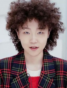 《青春有你2》张钰爆炸头吸晴 毕业于旧金山艺术大学