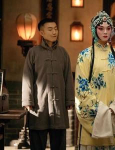 电视剧鬓边不是海棠红小来结局是什么？