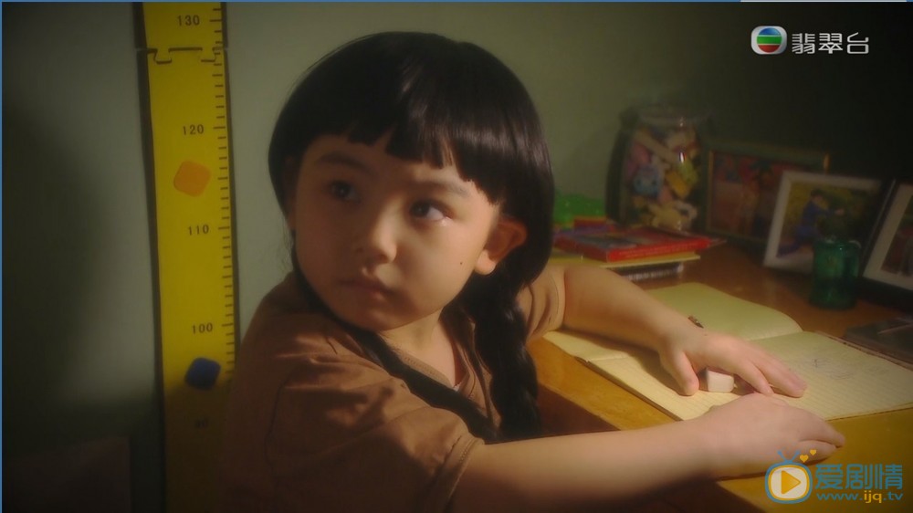 【机场特警】黄语芊演蔡思贝童年劲得意就连何超莲都要集邮