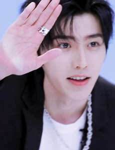 青春有你2蔡徐坤花式鼓励训练生 青春有你2第八期完整版免费观看