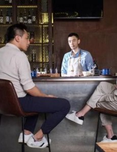 四十成年礼主要讲述的是什么？