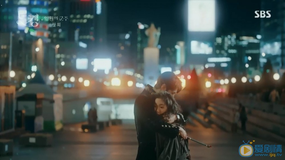 【The King：永远的君主完整版免费在线观看】李敏镐半小时零台词换6造型揽金高银